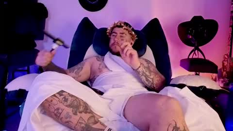 Snapshot of denjig chatting on February 2026 12:51:01 AM Oliver online show from February 2026 12:51:01 AM