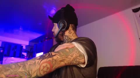 Snapshot of denjig chatting on February 2026 04:02:02 AM Oliver online show from February 2026 04:02:02 AM