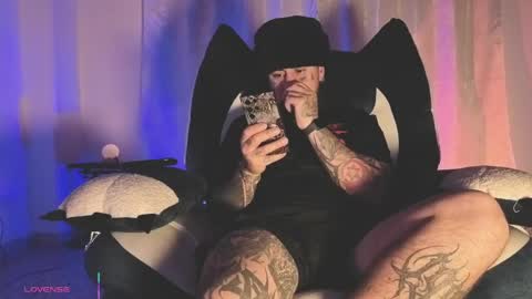 Snapshot of denjig chatting on April 2026 03:51:02 AM Oliver online show from April 2026 03:51:02 AM