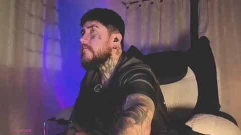 Snapshot of denjig chatting on April 2026 03:01:01 AM Oliver online show from April 2026 03:01:01 AM