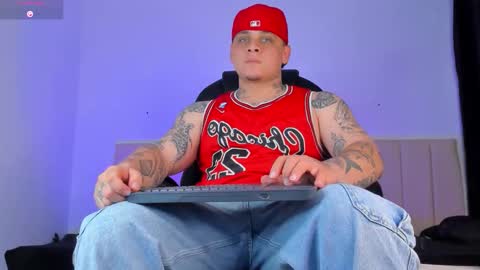 dennis munera online show from November 2025 04:48:02 AM