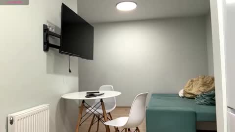 Snapshot of denniskibler chatting on February 2026 05:09:02 PM Denni online show from February 2026 05:09:02 PM