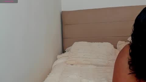 Snapshot of dephne_ chatting on February 2025 02:13:02 PM Dephne online show from February 2025 02:13:02 PM