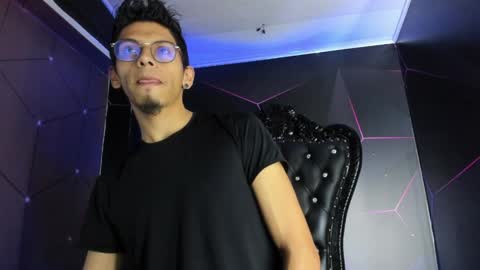 Dereck online show from May 2026 03:57:02 AM