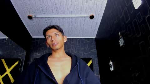 Dereck online show from May 2026 01:55:01 AM
