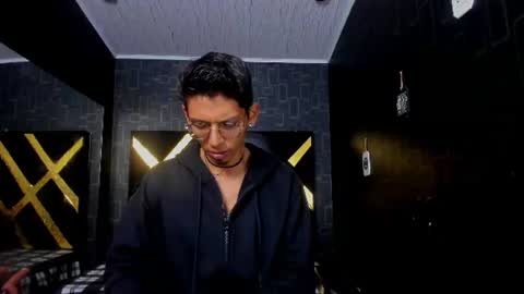 Dereck online show from June 2026 02:48:02 PM