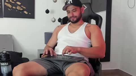 Dereck Vega online show from December 2024 01:07:01 AM