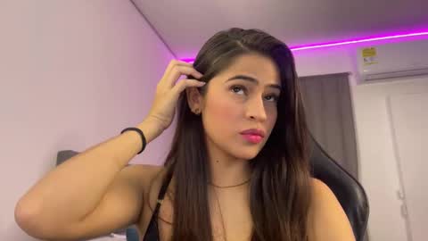 Dereck online show from February 2025 09:03:02 PM