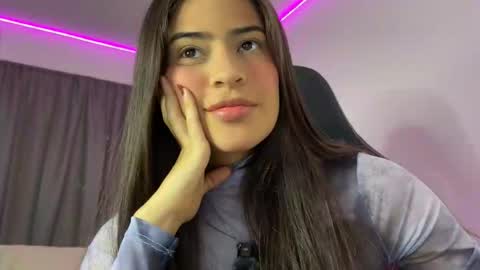 Dereck online show from November 2025 07:58:01 PM