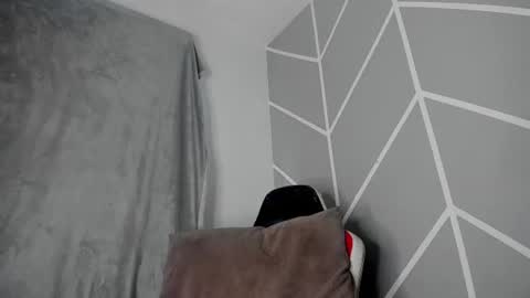 dereckhardd online show from July 2026 07:50:01 PM