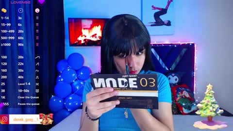 Snapshot of derek_greyy_ chatting on December 2024 10:51:01 PM derek grey online show from December 2024 10:51:01 PM