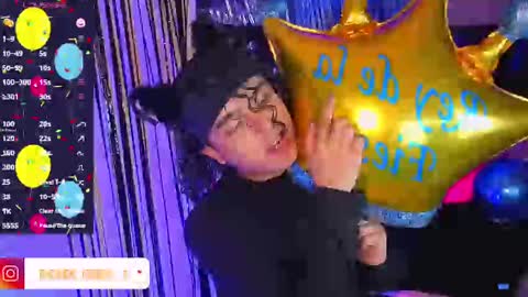 Snapshot of derek_greyy_ chatting on September 2025 10:22:01 PM derek grey online show from September 2025 10:22:01 PM