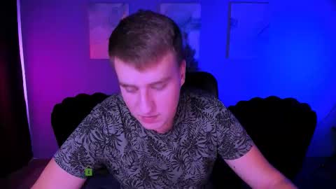 derek_hawk_ online show from December 2025 09:40:01 AM