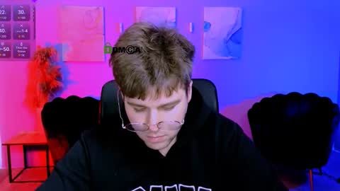 derek_hawk_ online show from March 2026 09:45:02 AM