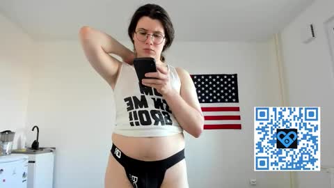 Snapshot of derek_shameless chatting on September 2025 01:56:01 PM Derek online show from September 2025 01:56:01 PM