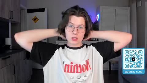 Derek online show from June 2026 07:39:01 PM