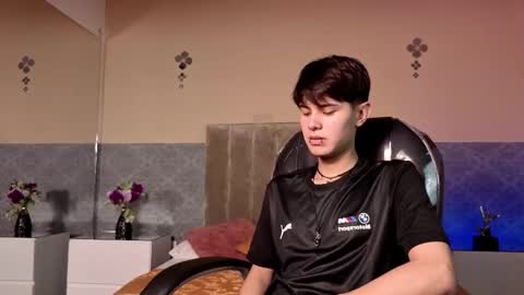 Snapshot of derek_sinn chatting on February 2026 08:25:02 PM derek_sinn online show from February 2026 08:25:02 PM