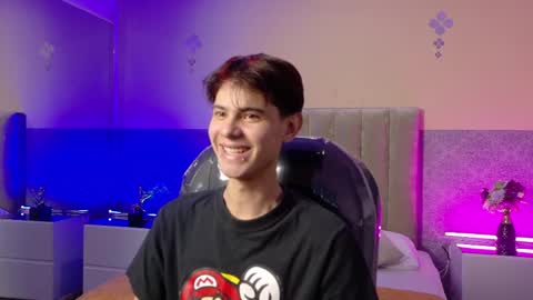 derek_sinn online show from April 2026 09:16:01 PM