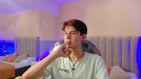derek_sinn online show from May 2026 08:14:01 PM