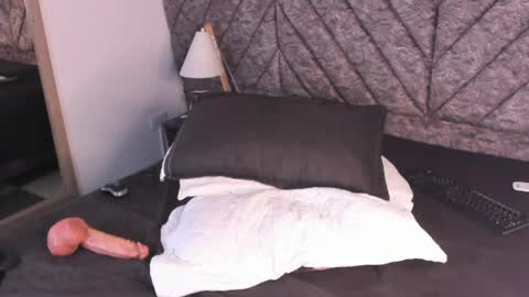 derek_voss online show from May 2026 02:35:02 PM