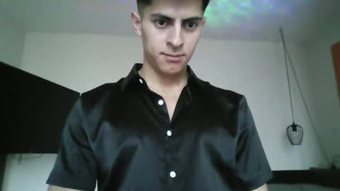 Snapshot of derek_zane8 chatting on April 2026 05:18:01 PM Derek Zane online show from April 2026 05:18:01 PM