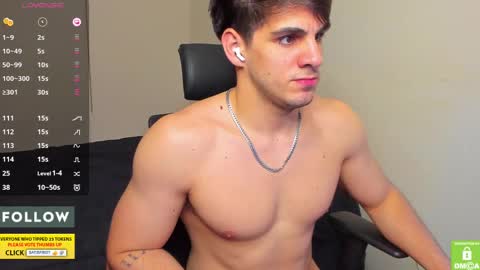 Snapshot of derekcb chatting on October 2025 02:32:01 AM Derekcb online show from October 2025 02:32:01 AM