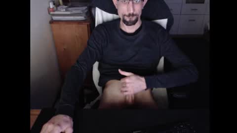 Snapshot of dermattes chatting on February 2026 03:09:01 PM dermattes online show from February 2026 03:09:01 PM