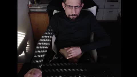 Snapshot of dermattes chatting on March 2026 01:35:02 PM dermattes online show from March 2026 01:35:02 PM