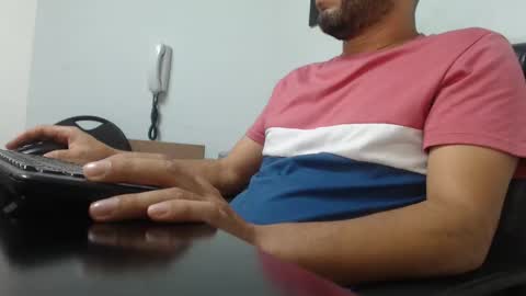 Snapshot of derrik_ chatting on December 2024 11:54:02 AM online show from December 2024 11:54:02 AM