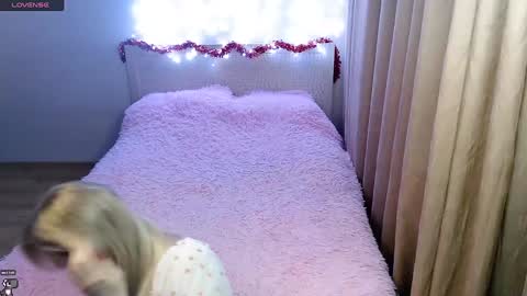 Ari online show from December 2024 10:36:02 PM