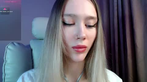 Snapshot of des_ch chatting on May 2026 05:50:02 PM Ari online show from May 2026 05:50:02 PM