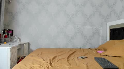 Snapshot of desert2blosom chatting on February 2025 01:22:01 AM Mia online show from February 2025 01:22:01 AM