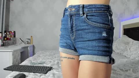 Snapshot of desert2blosom chatting on March 2025 11:16:02 PM Mia online show from March 2025 11:16:02 PM