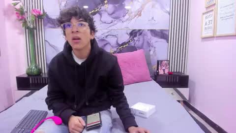 Snapshot of desire_ecstasy chatting on October 2025 12:58:01 PM desire_ecstasy online show from October 2025 12:58:01 PM