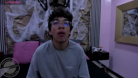 Snapshot of desire_ecstasy chatting on November 2025 01:34:02 PM desire_ecstasy online show from November 2025 01:34:02 PM