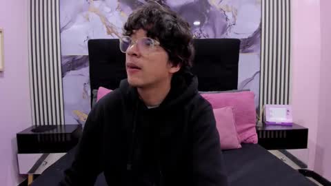 Snapshot of desire_ecstasy chatting on December 2025 01:27:01 PM desire_ecstasy online show from December 2025 01:27:01 PM