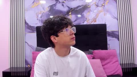 Snapshot of desire_ecstasy chatting on January 2026 02:27:01 AM desire_ecstasy online show from January 2026 02:27:01 AM