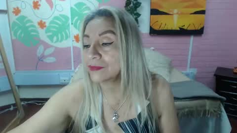 VALERIA online show from September 2025 05:01:01 PM