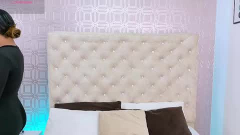 Snapshot of desire_sara chatting on October 2025 12:25:02 PM Sara Desire online show from October 2025 12:25:02 PM