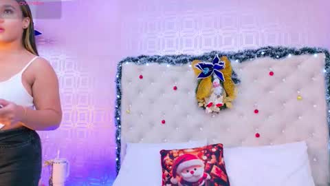 Snapshot of desire_sara chatting on December 2025 12:25:01 PM Sara Desire online show from December 2025 12:25:01 PM