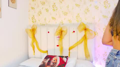 Snapshot of desire_sara chatting on January 2026 12:20:02 PM Sara Desire online show from January 2026 12:20:02 PM