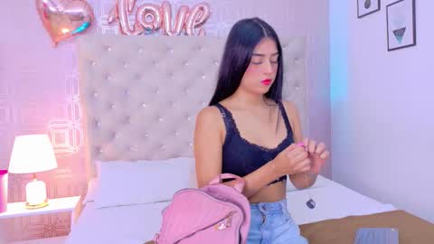 Snapshot of desire_sara chatting on February 2026 07:21:01 PM Sara Desire online show from February 2026 07:21:01 PM