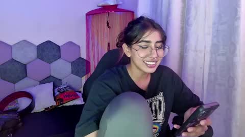 TORI AND MR. BEAR online show from May 2026 06:25:01 PM