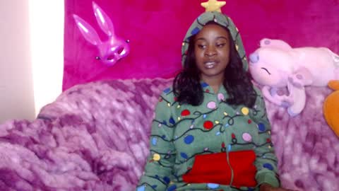 Snapshot of desireeafterdark chatting on December 2024 05:15:02 PM desireeafterdark online show from December 2024 05:15:02 PM