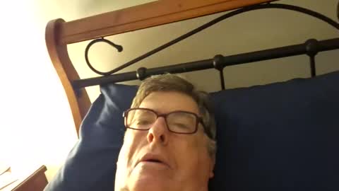 Desmon1958 online show from April 2026 06:27:01 PM