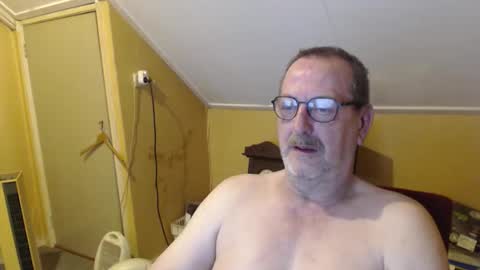 Snapshot of destelp chatting on June 2026 11:00:01 PM destelp online show from June 2026 11:00:01 PM