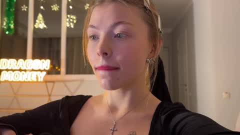 Snapshot of deva_alice chatting on December 2024 04:58:01 PM Id be happy to have a steamy stream girl online show from December 2024 04:58:01 PM