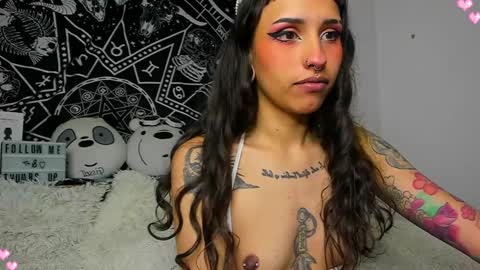 Snapshot of devadoll chatting on February 2025 02:16:01 AM Gi HELP ME REACH 50 THUMPS UP 3 online show from February 2025 02:16:01 AM