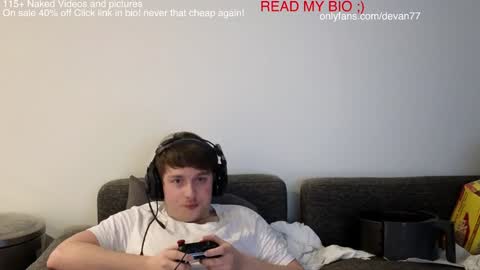 Snapshot of devantheplug chatting on December 2024 05:27:02 AM Devan online show from December 2024 05:27:02 AM