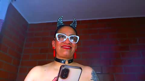 devil_taylorx online show from June 2026 12:43:02 AM